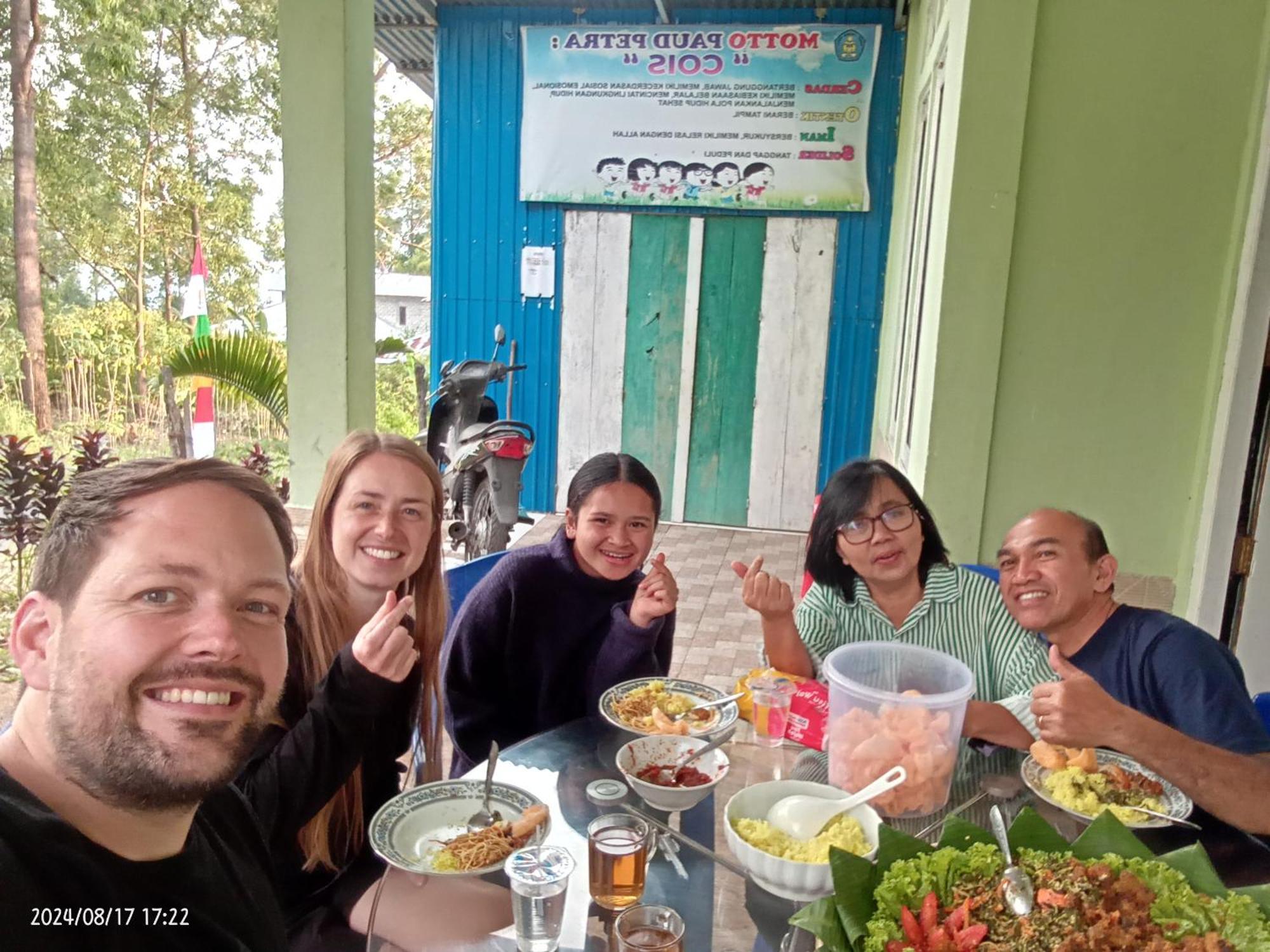 Petra Homestay Bangka Leda Ruteng Exterior foto
