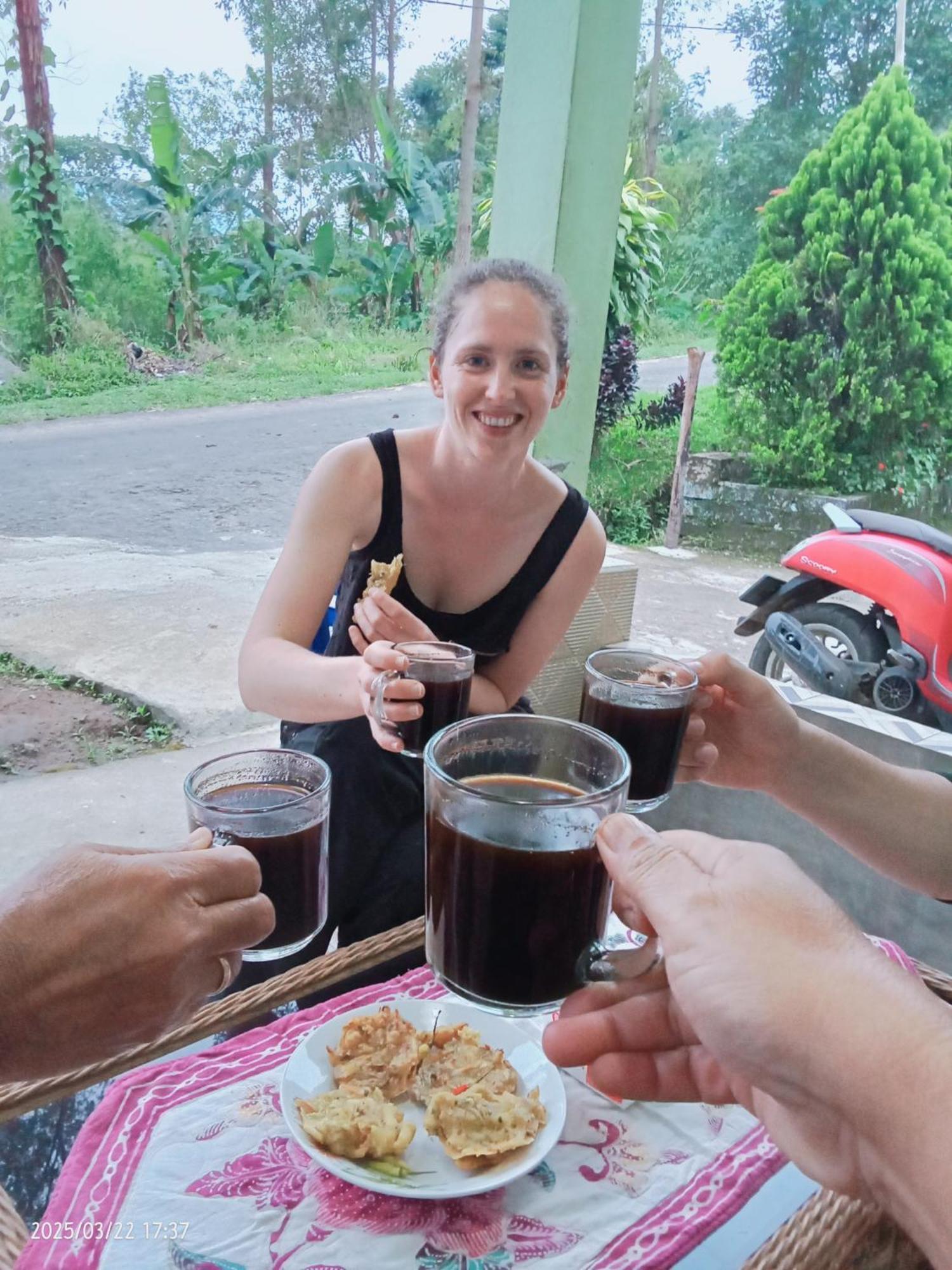 Petra Homestay Bangka Leda Ruteng Exterior foto